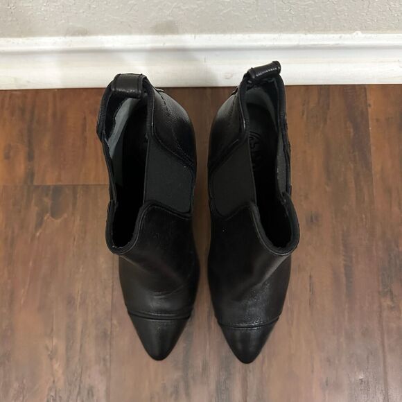 TORY BURCH Bernice Pointed Toe Ankle Boots Black Leather Heeled Booties - Picture 5 of 9